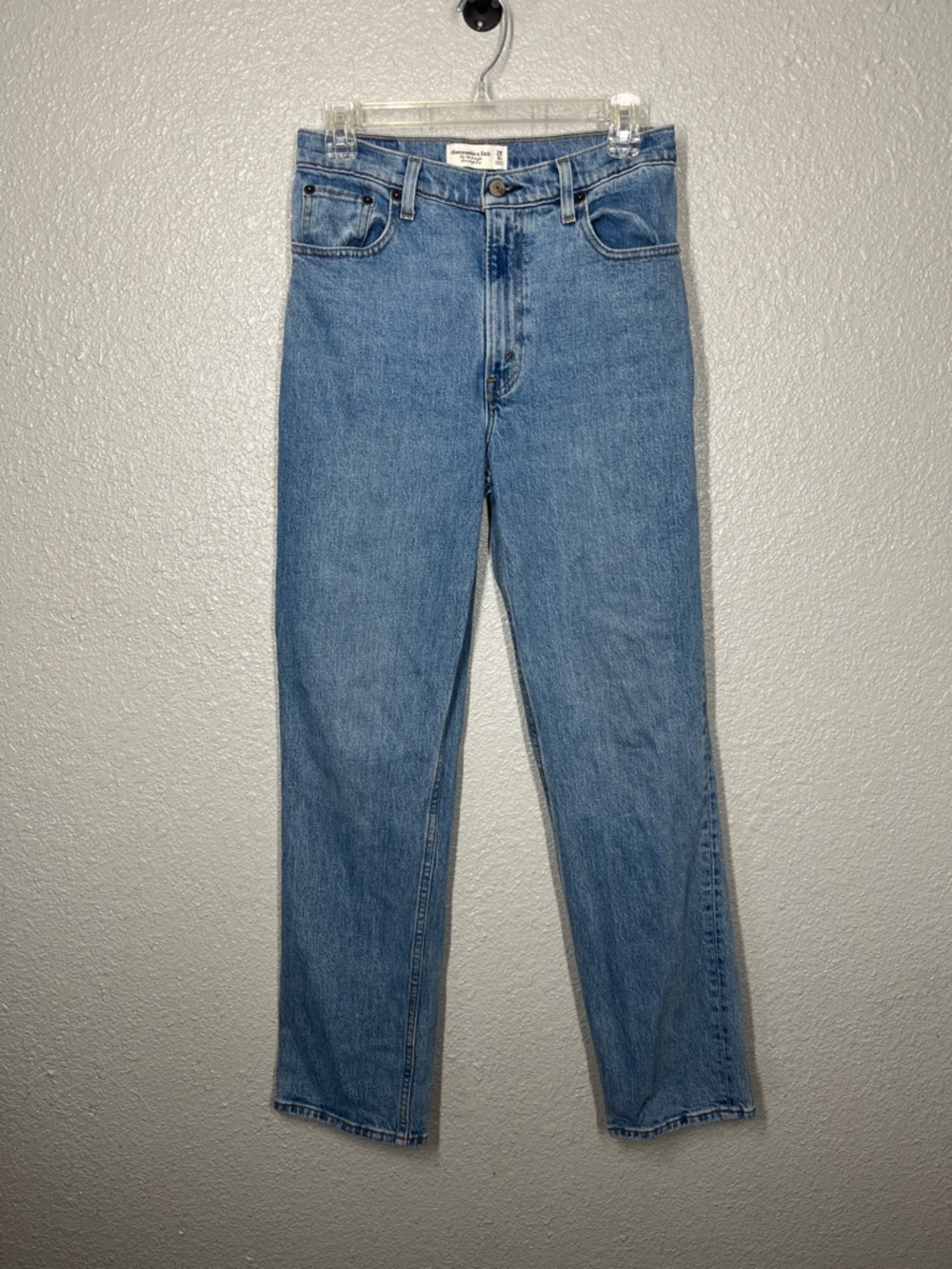 Abercrombie & Fitch 90’s Straight Ultra High-Rise Jeans Size 28 6R